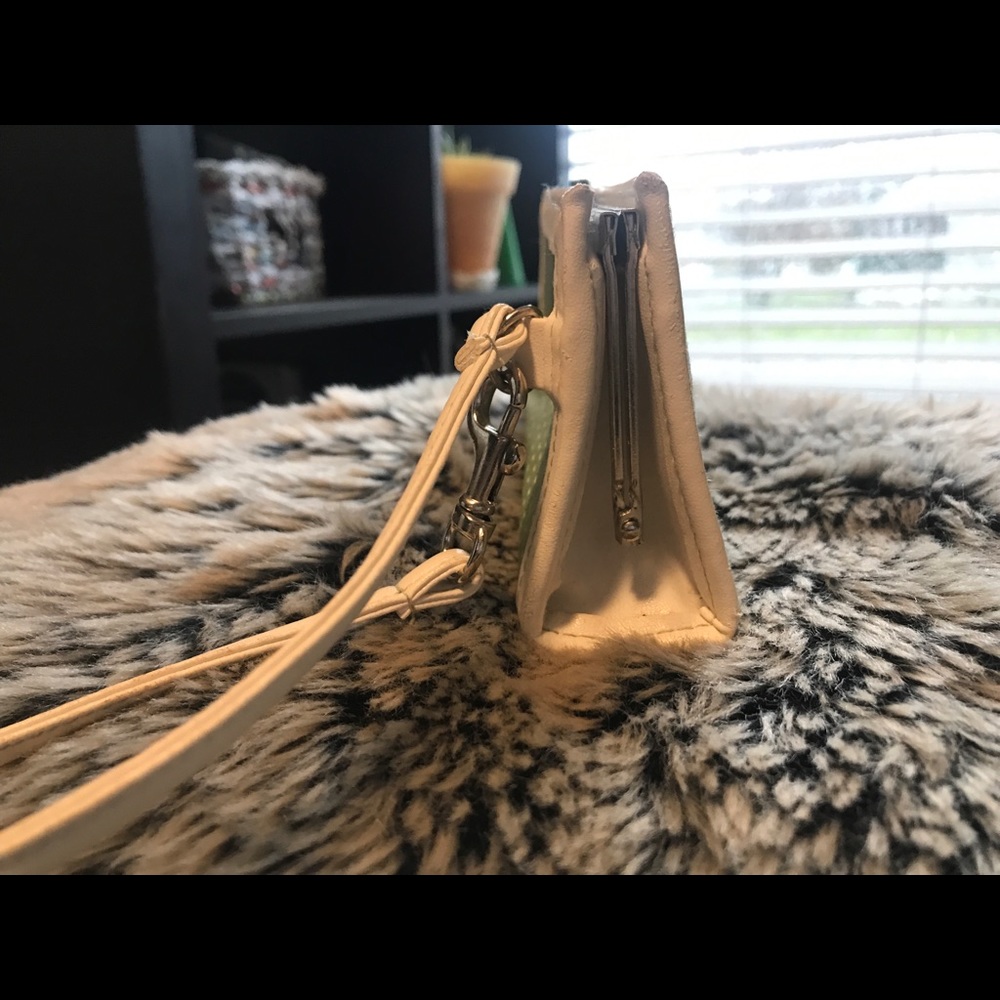 Clutch - Picture 3 of 5
